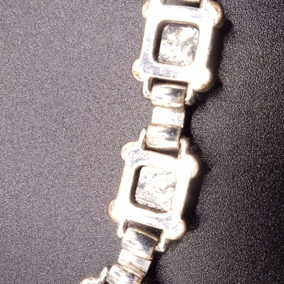 VINTAGE CAROLINA HERRARA NECKLACE - Picture 8 of 9